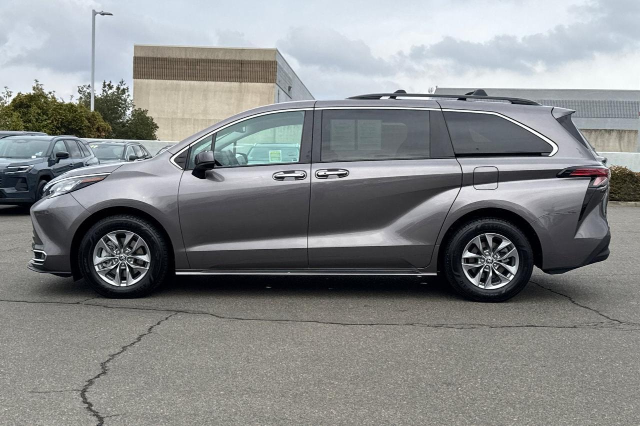 2022 Toyota Sienna XLE Roseville CA