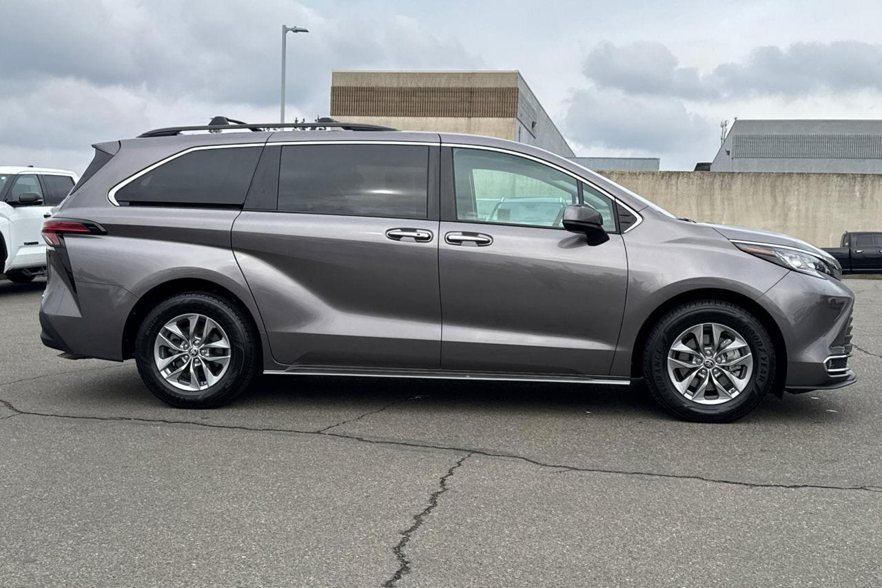 2022 Toyota Sienna XLE Roseville CA