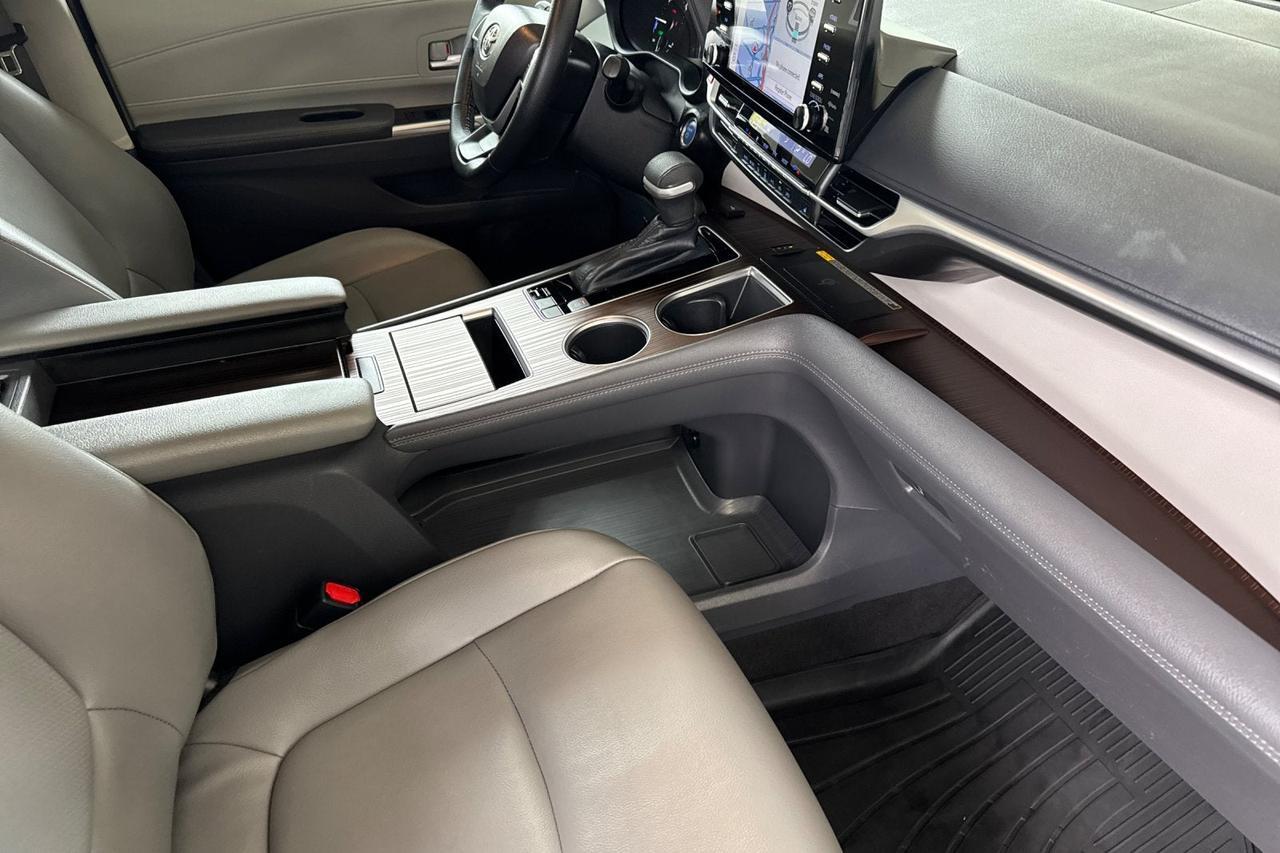 2022 Toyota Sienna XLE Roseville CA