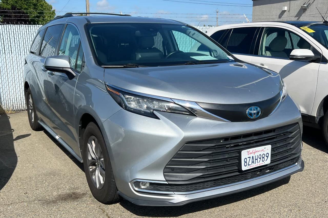2022 Toyota Sienna XLE Roseville CA