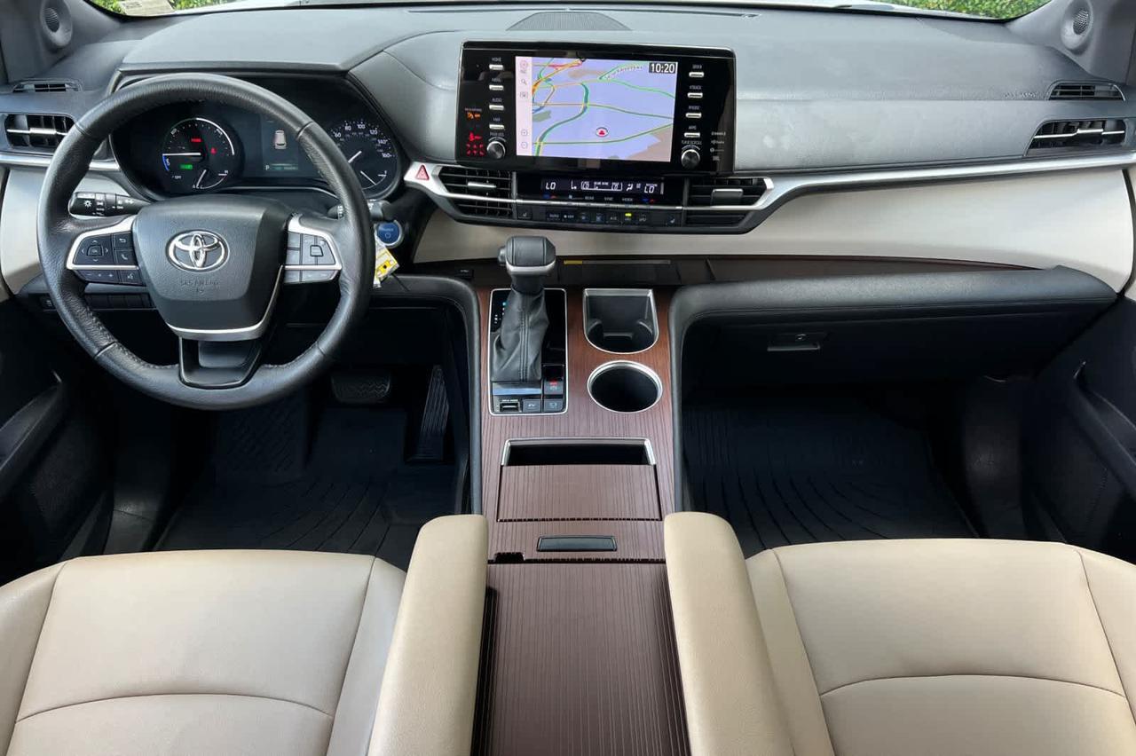 2022 Toyota Sienna XLE