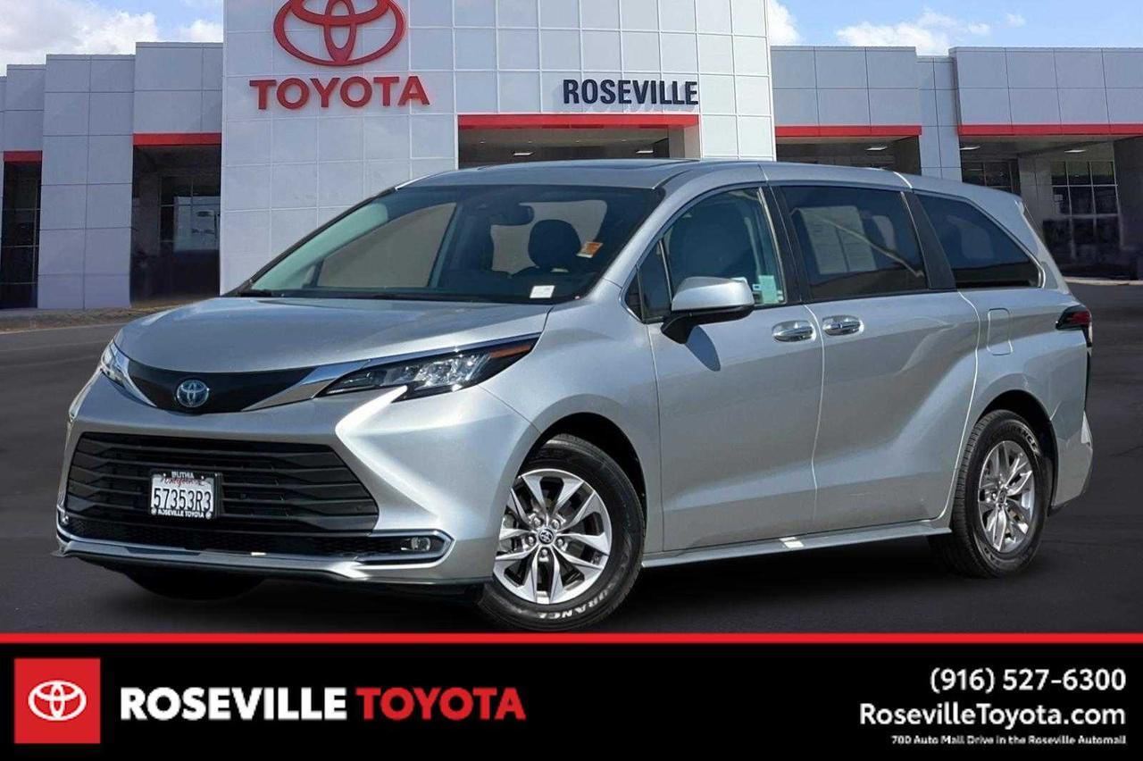 2022 Toyota Sienna XLE