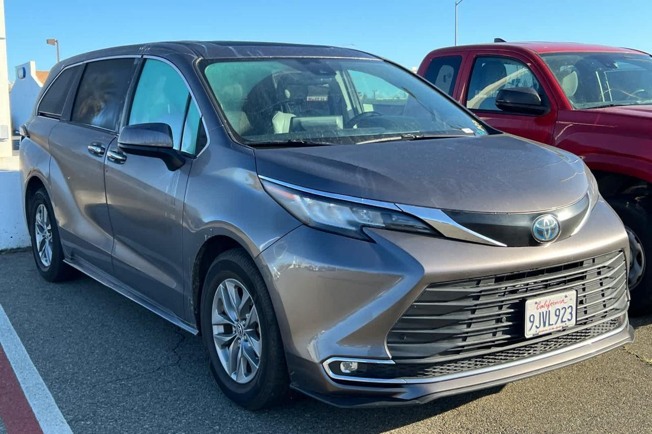 2022 Toyota Sienna XLE