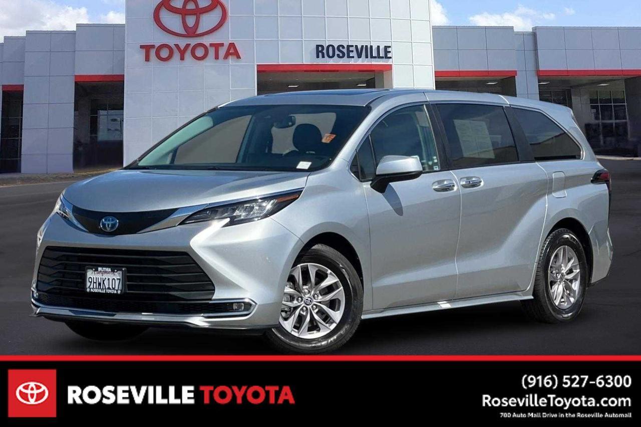 2022 Toyota Sienna XLE