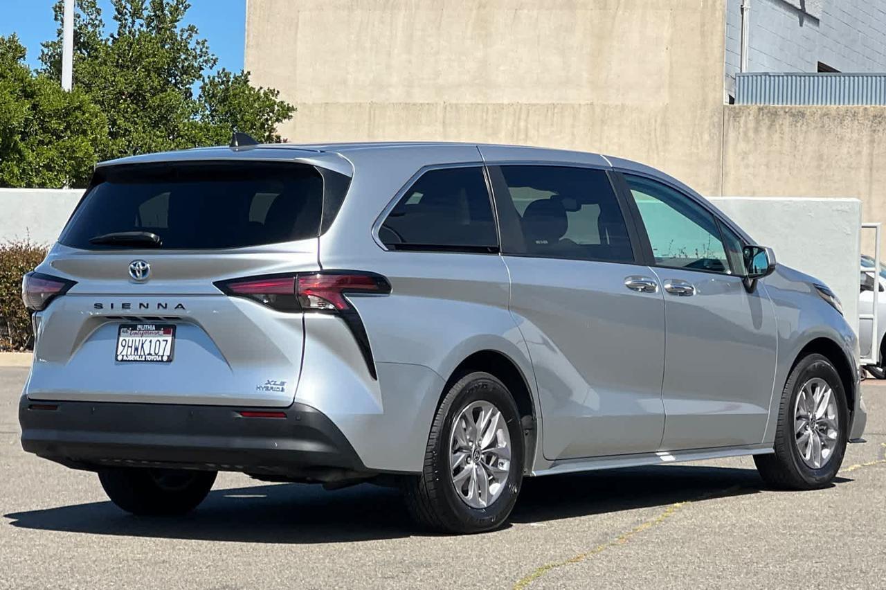 2022 Toyota Sienna XLE