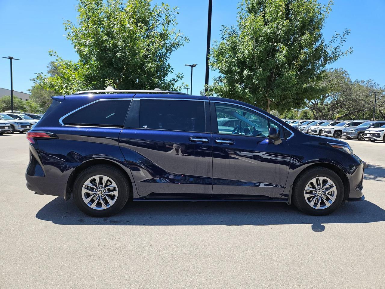 2022 Toyota Sienna XLE