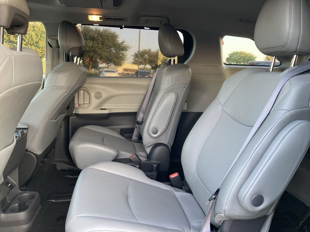 2022 Toyota Sienna XLE San Antonio TX