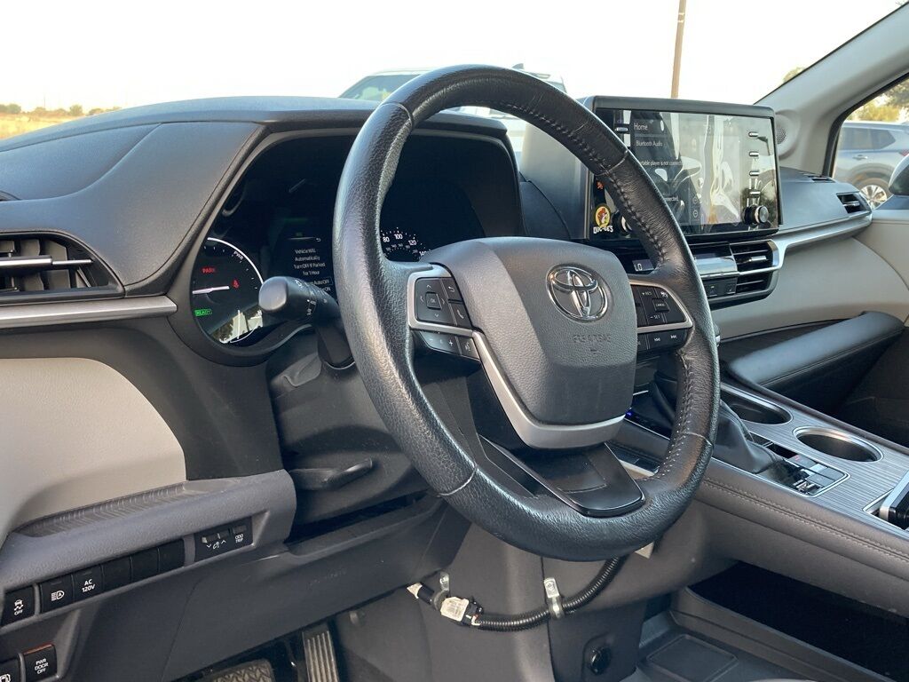 2022 Toyota Sienna XLE San Antonio TX