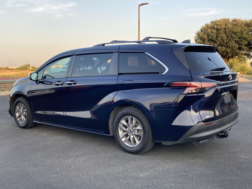 2022 Toyota Sienna XLE San Antonio TX