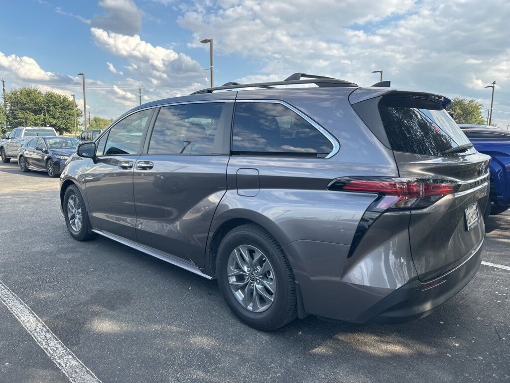 2022 Toyota Sienna XLE San Antonio TX