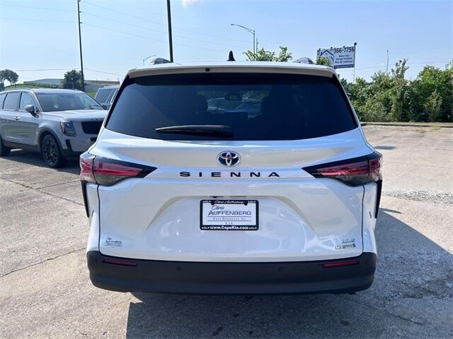 2022 Toyota Sienna XLE
