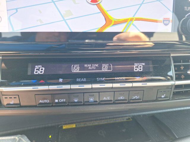 2022 Toyota Sienna XLE Woodland Edition Hurst TX