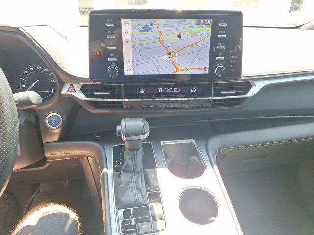 2022 Toyota Sienna XLE Woodland Edition Hurst TX