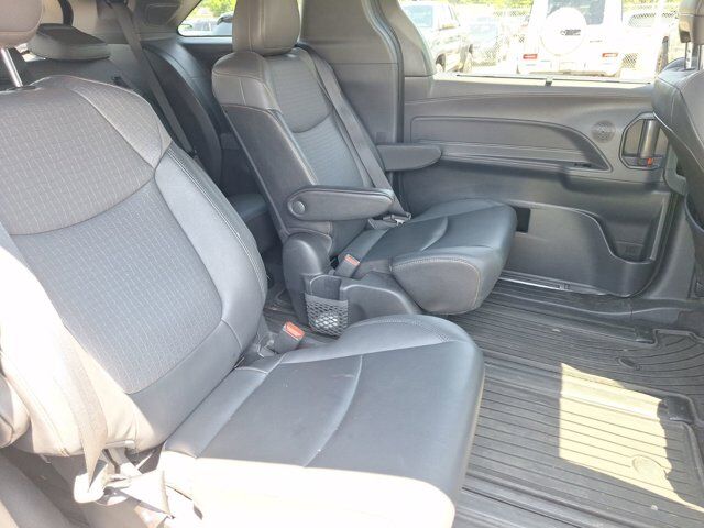 2022 Toyota Sienna XLE Woodland Edition Hurst TX