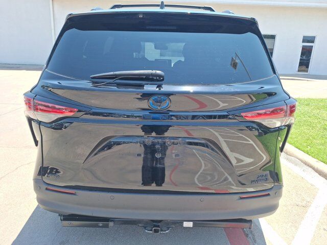 2022 Toyota Sienna XLE Woodland Edition Hurst TX