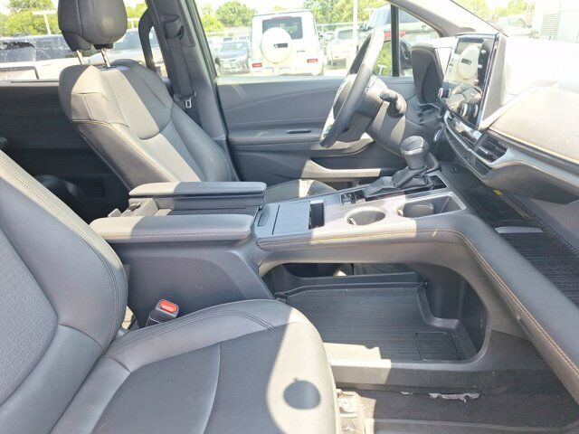 2022 Toyota Sienna XLE Woodland Edition Hurst TX