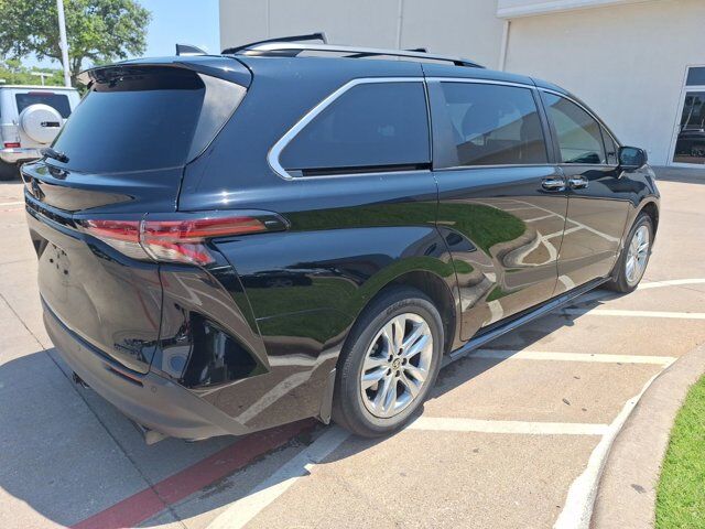 2022 Toyota Sienna XLE Woodland Edition Hurst TX