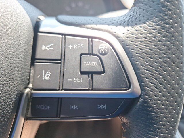 2022 Toyota Sienna XLE Woodland Edition Hurst TX