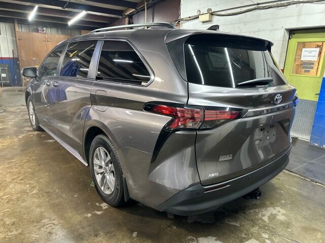 2022 Toyota Sienna XLE Worcester MA