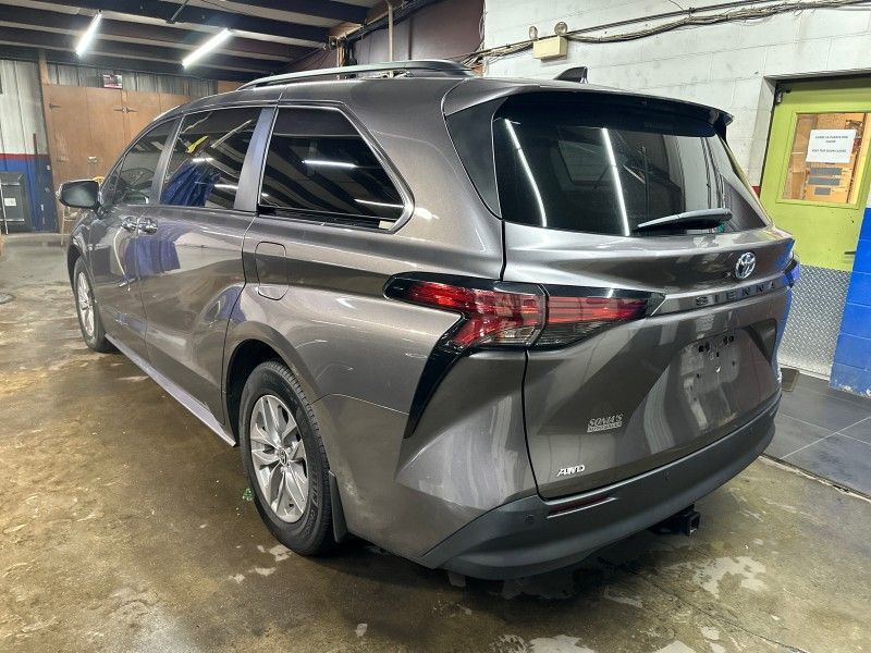 2022 Toyota Sienna XLE Worcester MA