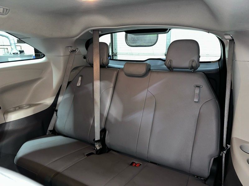 2022 Toyota Sienna XLE Worcester MA