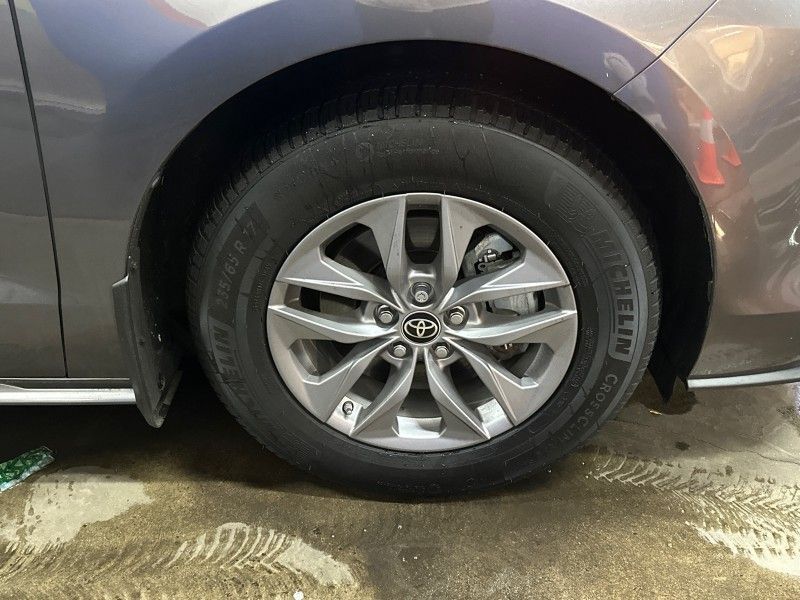 2022 Toyota Sienna XLE Worcester MA