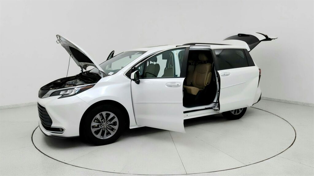 2022 Toyota Sienna XLE Laurel MD