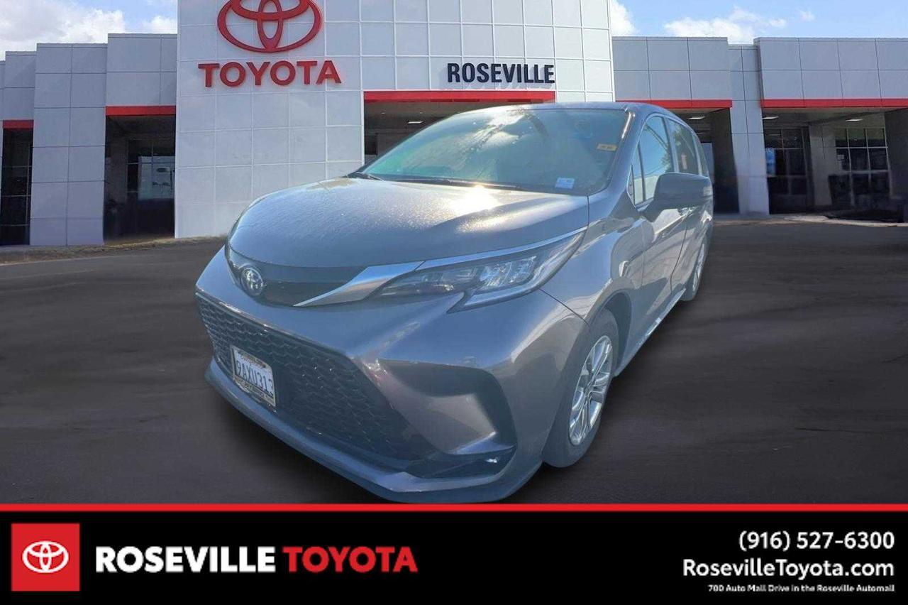 2022 Toyota Sienna XSE