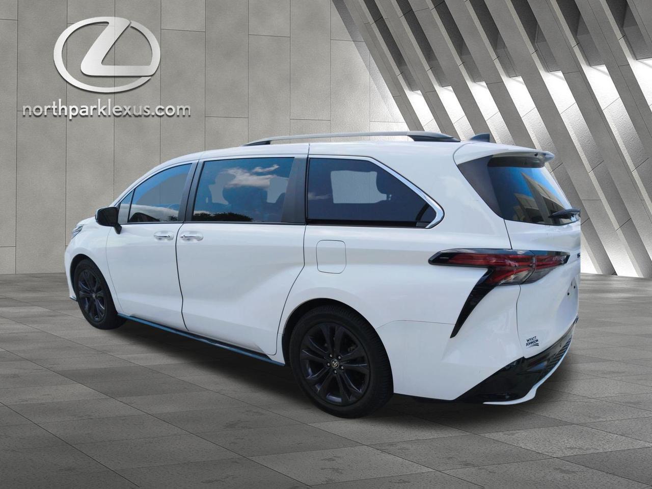2022 Toyota Sienna XSE