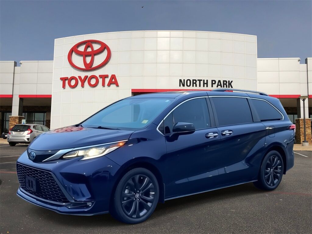 2022 Toyota Sienna XSE