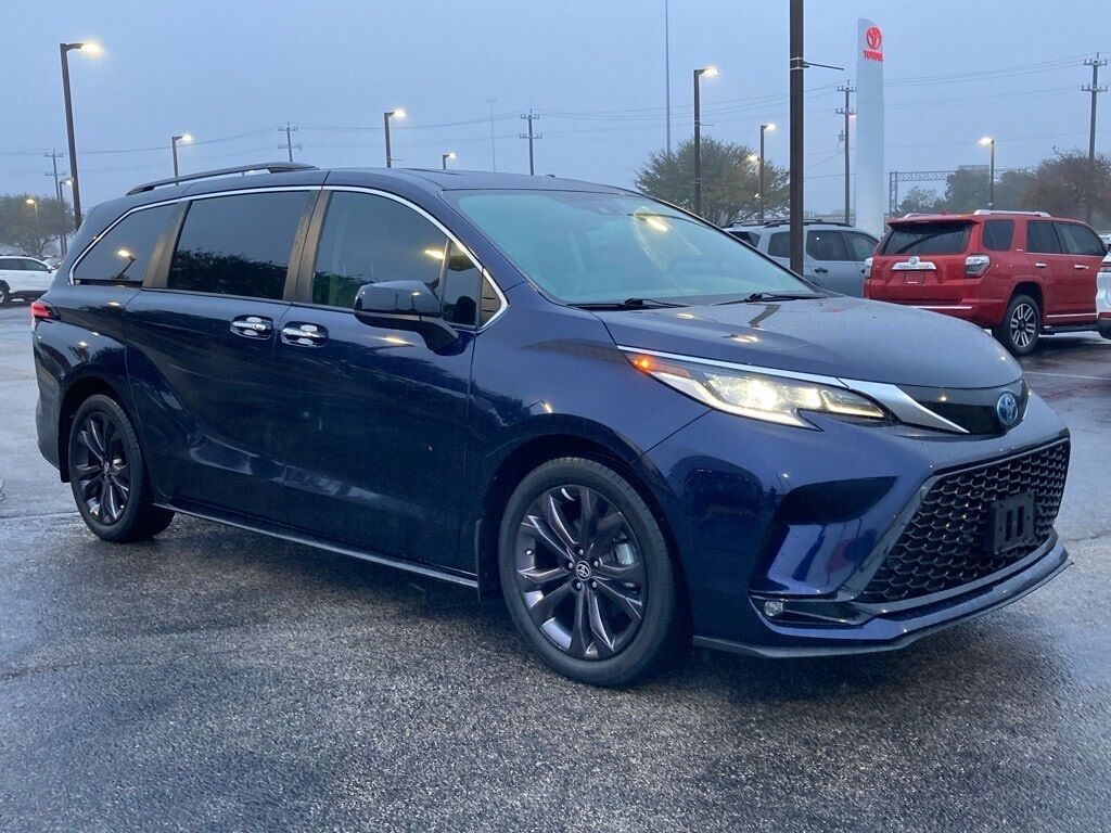2022 Toyota Sienna XSE