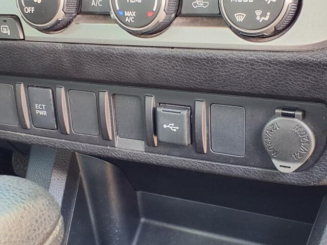 2022 Toyota Tacoma 2WD SR  TX
