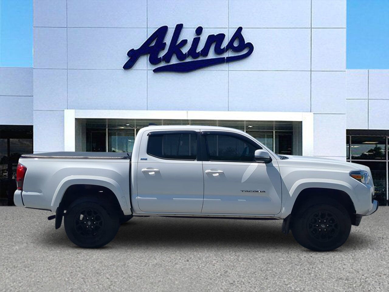 2022 Toyota Tacoma 2WD SR5