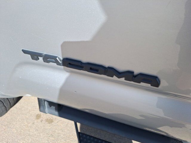 2022 Toyota Tacoma 4WD SR5 Hurst TX