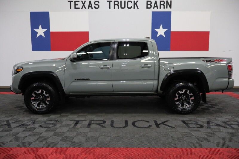 2022 Toyota Tacoma 4WD SR5