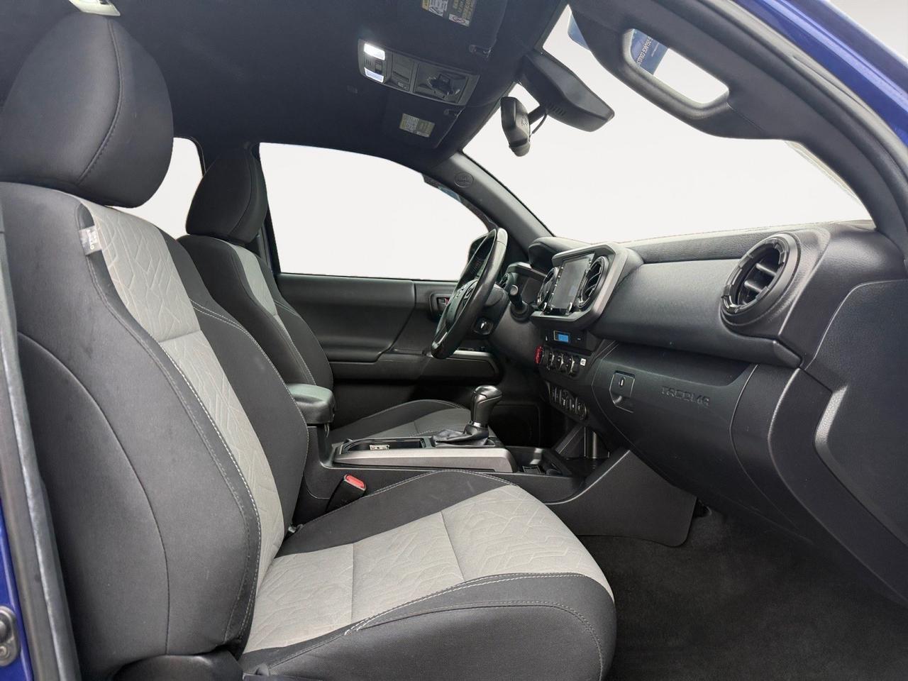2022 Toyota Tacoma 4WD TRD Off Road, APPLE CARPLAY/ANDROID AUTO, TONNEAU COVER, BED LINER, TOW PACKAGE, WIFI, NAVIGATION, POWER MIRRORS, BACKUP CAMERA, POWER SLIDING REAR WINDOW, REMOTE KEYLESS ENTRY, CLEAN CARFAX, ONLY 1 OWNER! Norfolk VA
