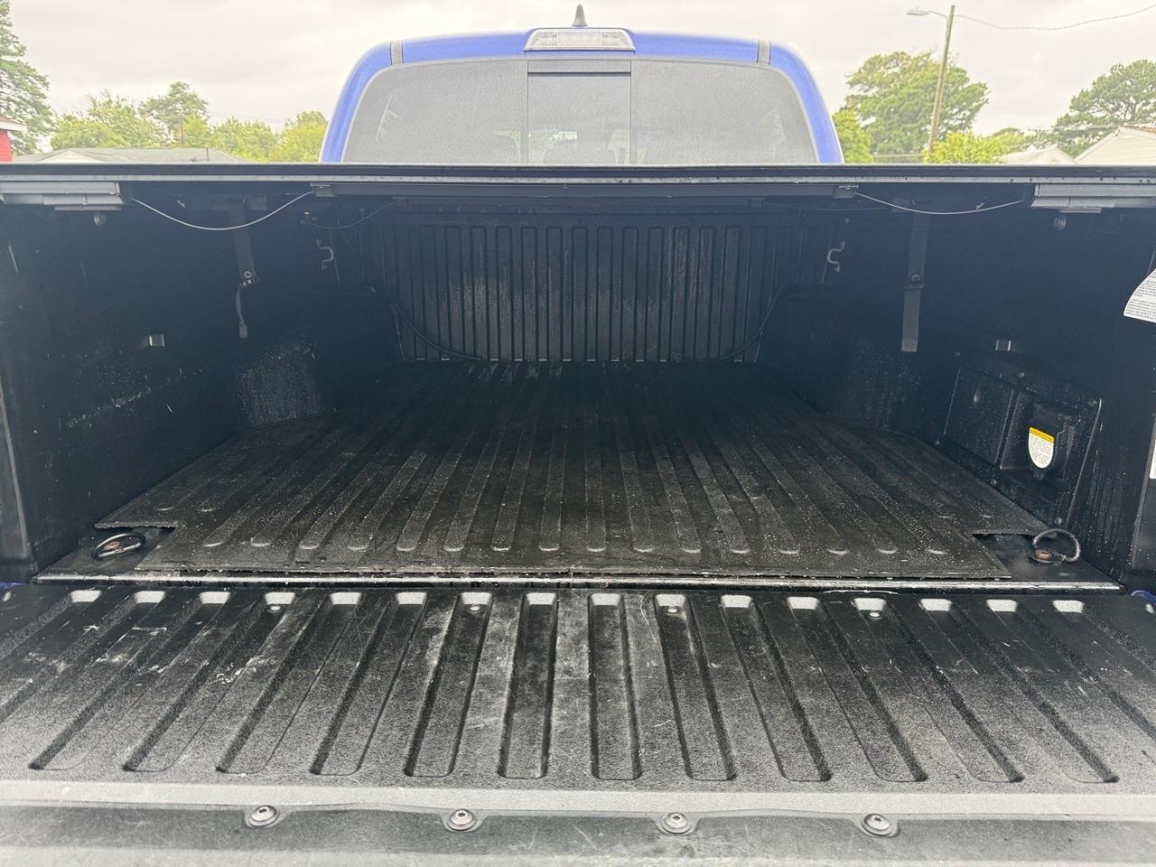 2022 Toyota Tacoma 4WD TRD Off Road, APPLE CARPLAY/ANDROID AUTO, TONNEAU COVER, BED LINER, TOW PACKAGE, WIFI, NAVIGATION, POWER MIRRORS, BACKUP CAMERA, POWER SLIDING REAR WINDOW, REMOTE KEYLESS ENTRY, CLEAN CARFAX, ONLY 1 OWNER! Norfolk VA