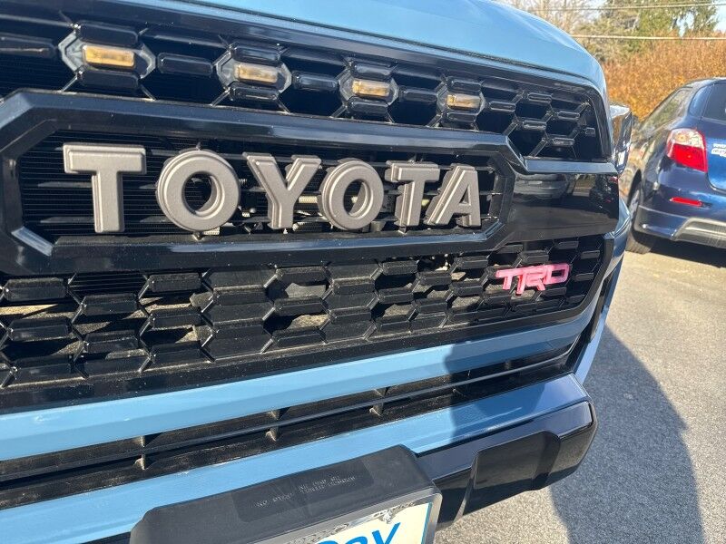 2022 Toyota Tacoma SR5 photo 4