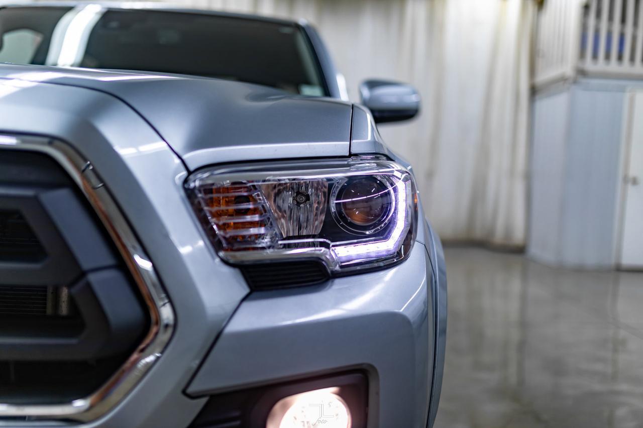 2022 Toyota Tacoma 4x4 Double Cab SR5 BCam Red Deer AB