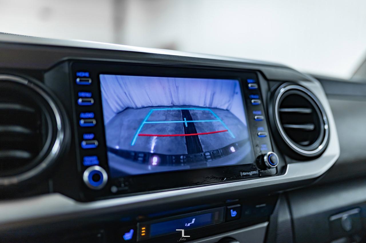 2022 Toyota Tacoma 4x4 Double Cab SR5 BCam Red Deer AB