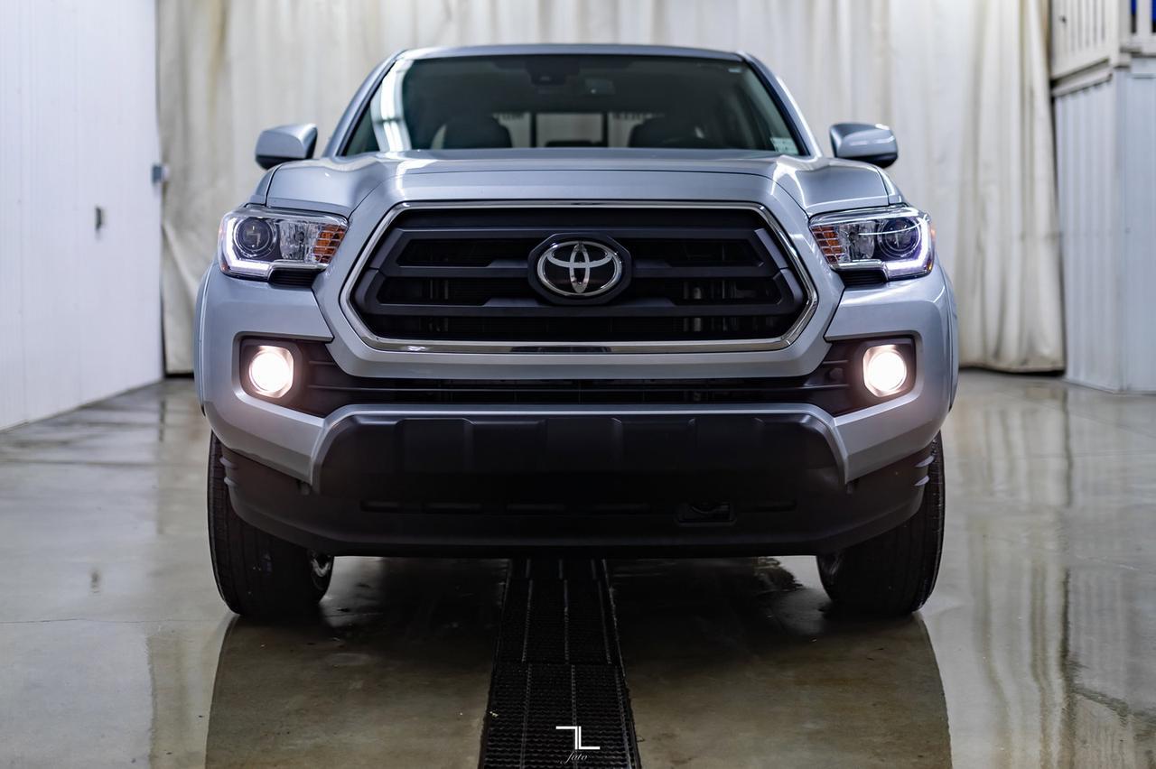 2022 Toyota Tacoma 4x4 Double Cab SR5 BCam Red Deer AB