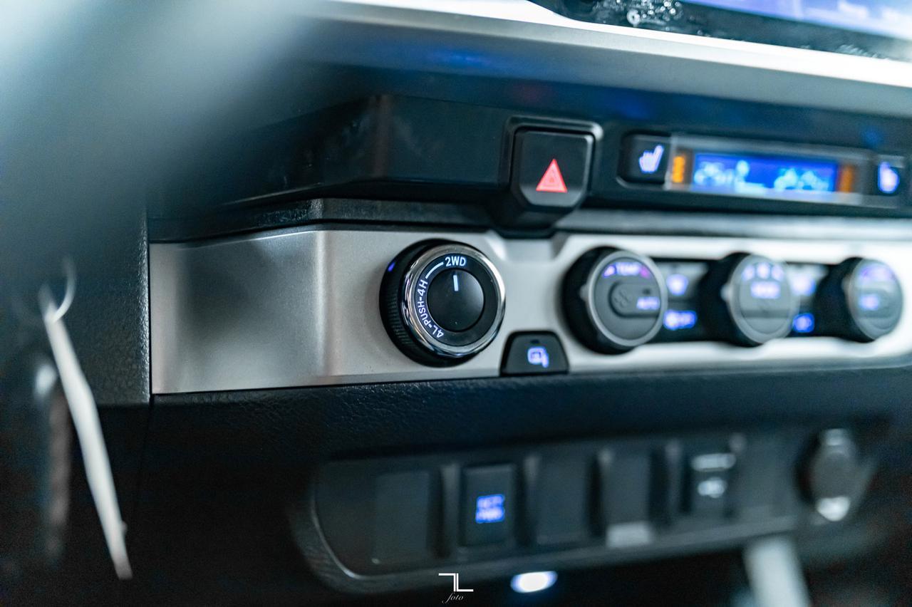 2022 Toyota Tacoma 4x4 Double Cab SR5 BCam Red Deer AB