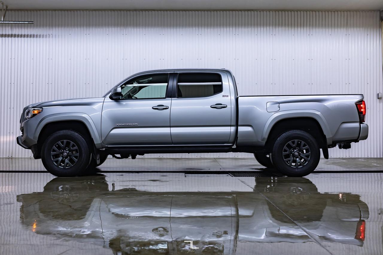 2022 Toyota Tacoma 4x4 Double Cab SR5 BCam Red Deer AB