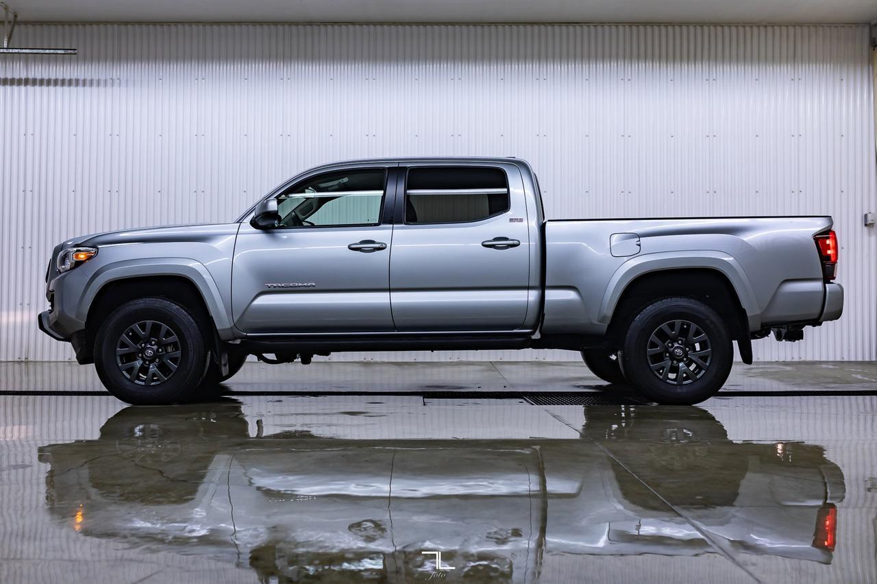 2022 Toyota Tacoma 4x4 Double Cab SR5 BCam Red Deer AB