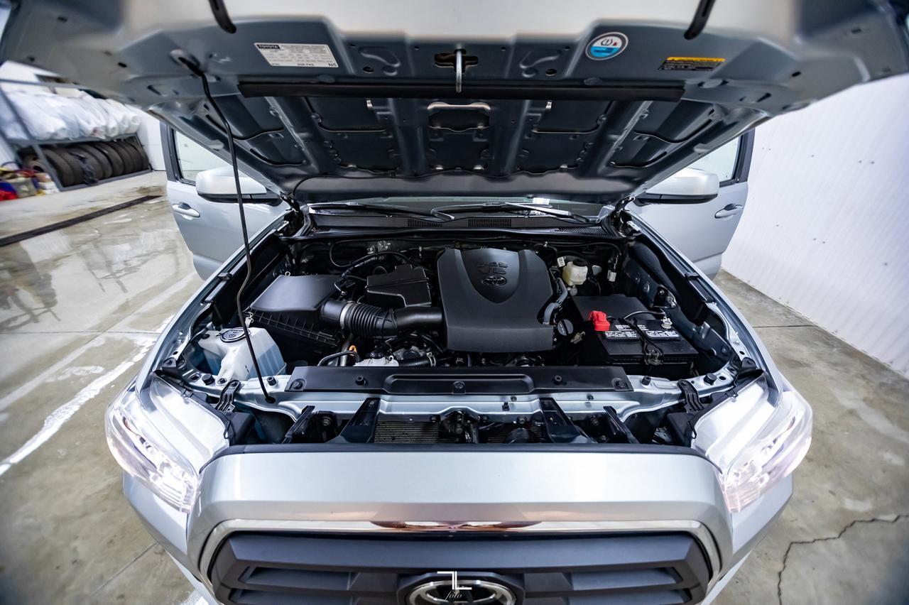 2022 Toyota Tacoma 4x4 Double Cab SR5 BCam Red Deer AB