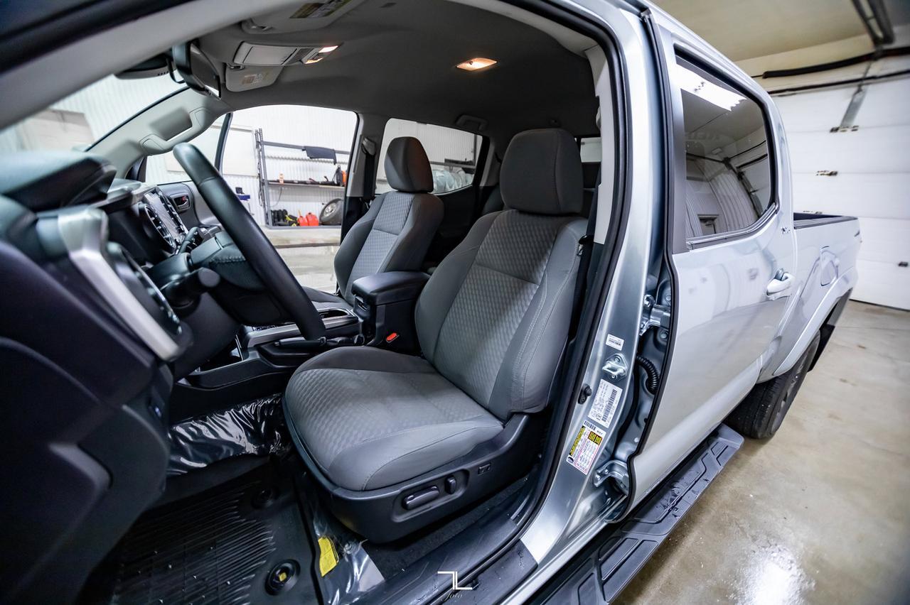 2022 Toyota Tacoma 4x4 Double Cab SR5 BCam Red Deer AB