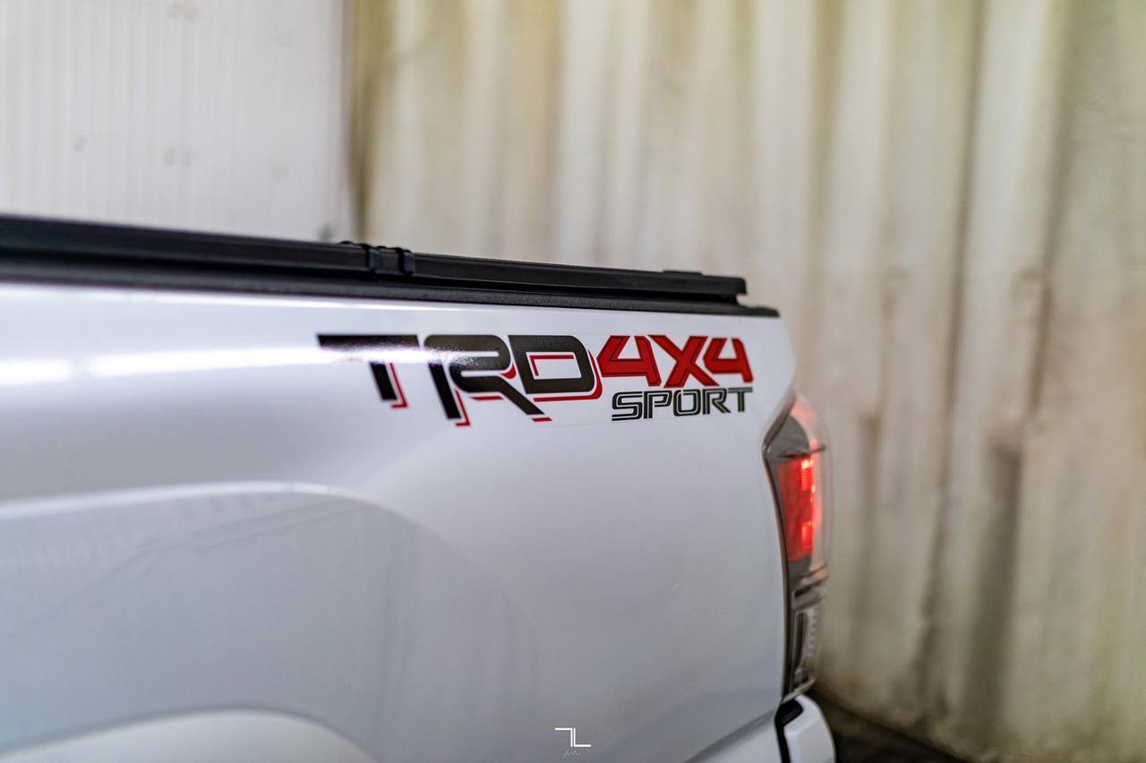 2022 Toyota Tacoma 4x4 Double Cab TRD Sport Leather Roof Nav Red Deer AB