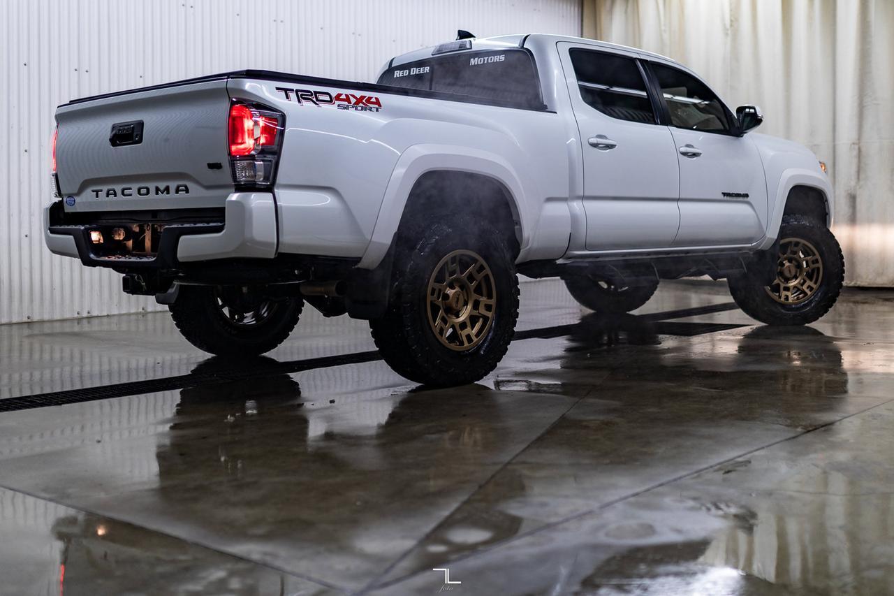 2022 Toyota Tacoma 4x4 Double Cab TRD Sport Leather Roof Nav Red Deer AB