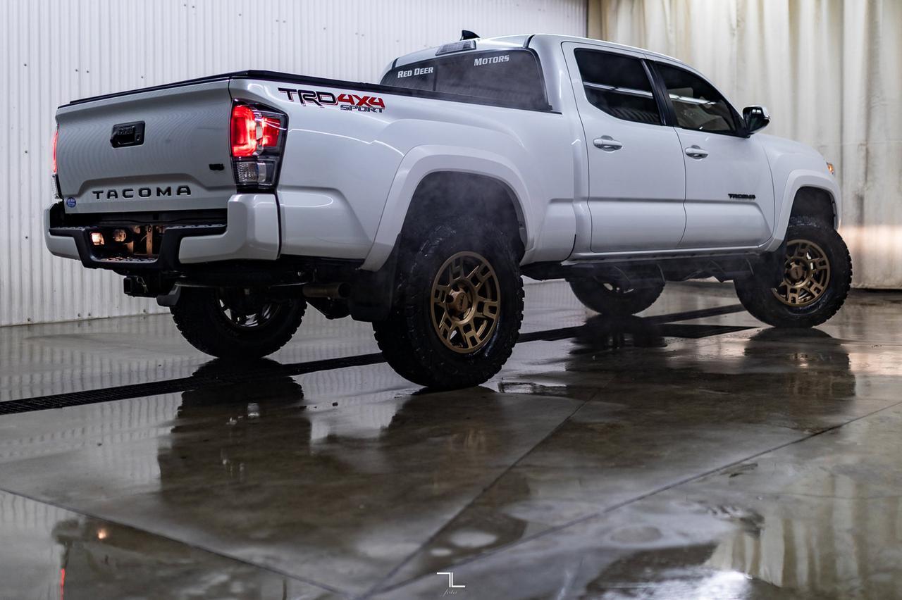 2022 Toyota Tacoma 4x4 Double Cab TRD Sport Leather Roof Nav Red Deer AB