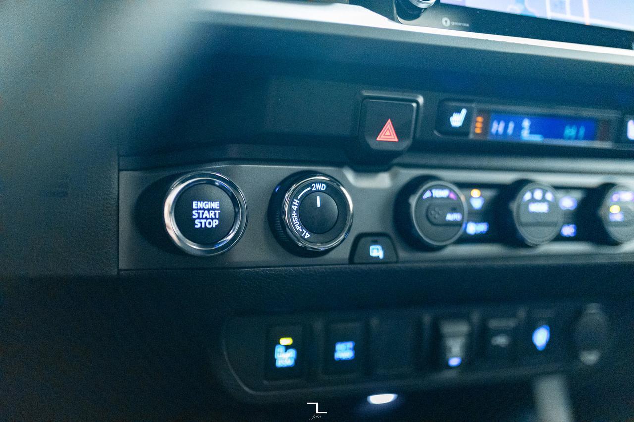 2022 Toyota Tacoma 4x4 Double Cab TRD Sport Leather Roof Nav Red Deer AB